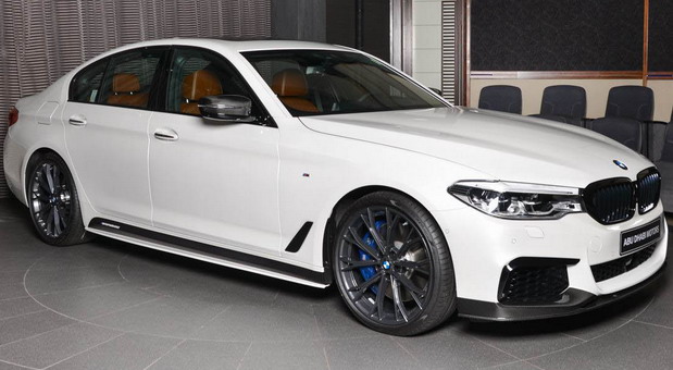 BMW M550i xDrive M Performance