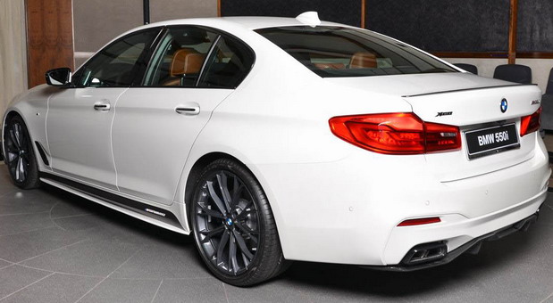 BMW M550i xDrive M Performance