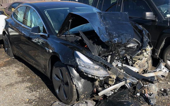 tesla model 3 crash