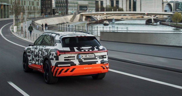 Audi e-tron Audi e-tron