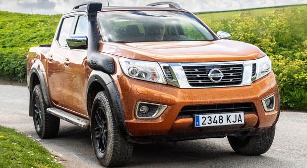 Nissan Navara Off-Roader AT32 Nissan Navara Off-Roader AT32