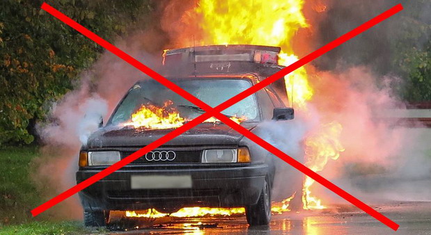 auto u plamenu auto u plamenu