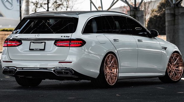 Renntech Mercedes E AMG