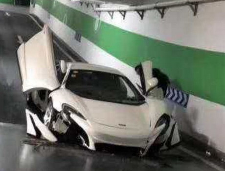 McLaren MP4-12C McLaren MP4-12C