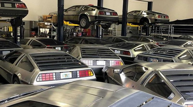 DeLorean DeLorean