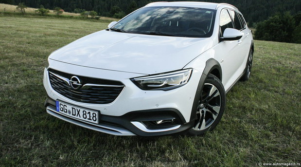 Opel Insignia Country Tourer 2.0 CDTI 8A 4x4 Opel Insignia Country Tourer 2.0 CDTI 8A 4x4