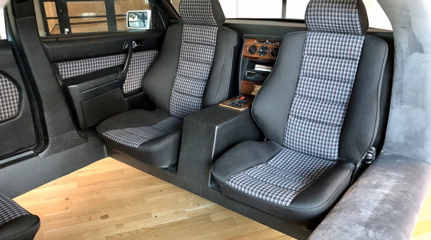 Mercedes 190 kao kancelarija Mercedes 190 kao kancelarija