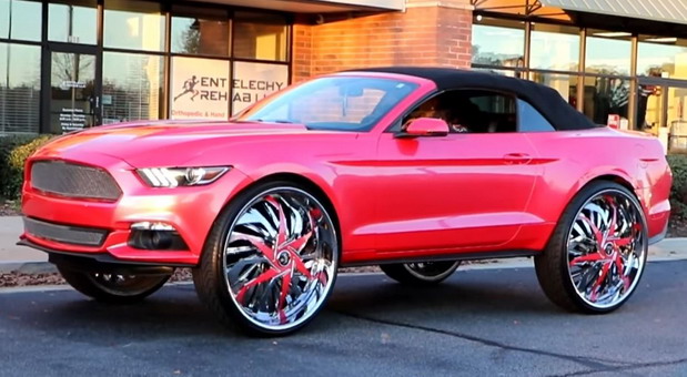 Ford Mustang sa 30-inčnim točkovima