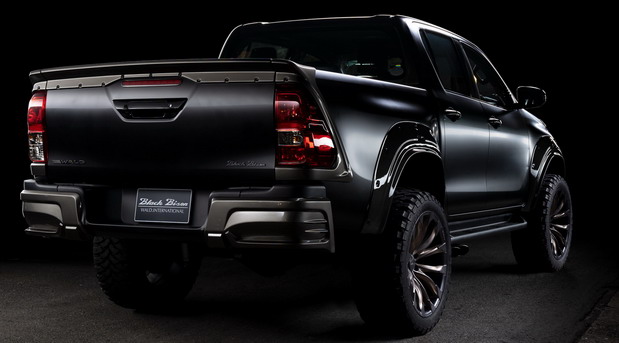 Wald Toyota Hilux Black Bison Edition Wald Toyota Hilux Black Bison Edition