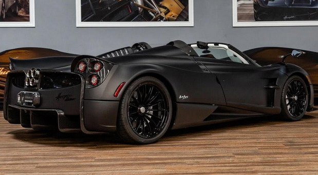 Pagani Huayra Roadster 