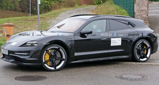 Porsche Taycan Cross Turismo Porsche Taycan Cross Turismo