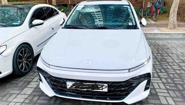 Hyundai Verna / Accent Hyundai Verna / Accent