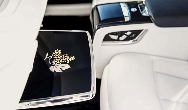 Rolls-Royce Phantom Inspired by Cinque Terre Rolls-Royce Phantom Inspired by Cinque Terre