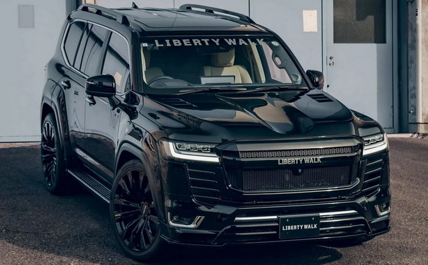 Liberty Walk Toyota Land Cruiser 300
