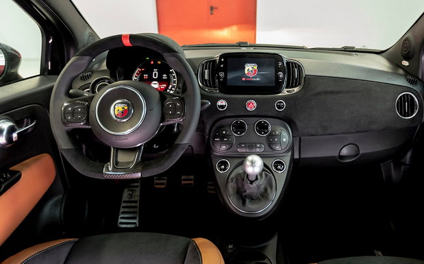 Abarth 695 Club Italia Abarth 695 Club Italia