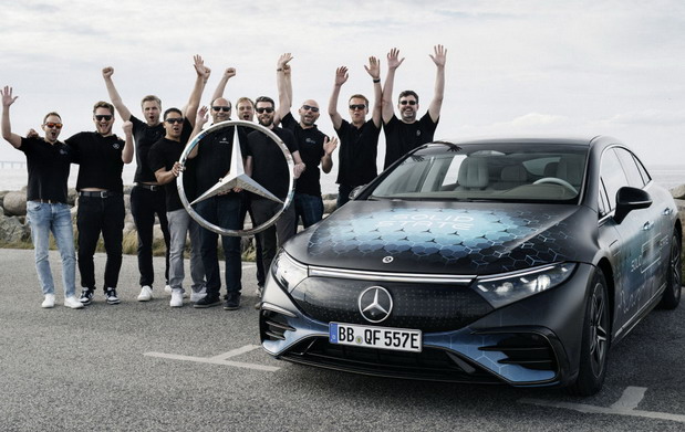 Mercedes EQS  Mercedes EQS