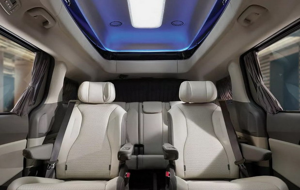 Kia Carnival Hi Limousine