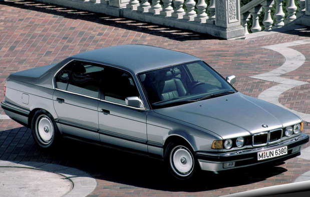 BMW 750i (E32) BMW 750i (E32)
