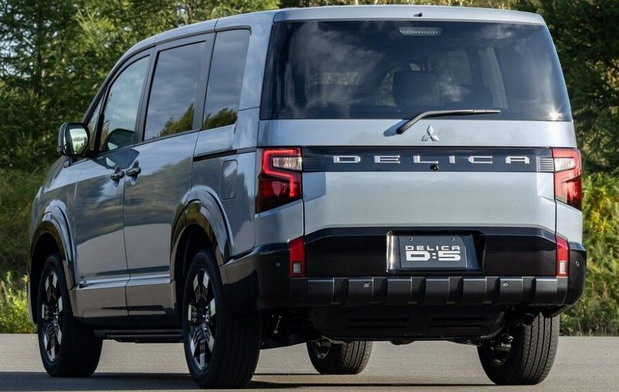 Mitsubishi Delica D:5