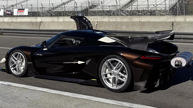 Koenigsegg Sadair’s Spear