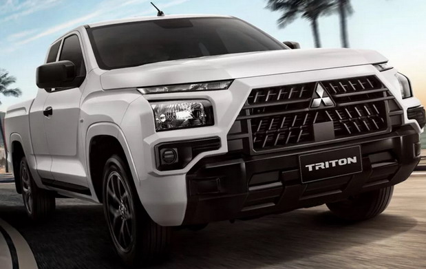 Mitsubishi Triton Street