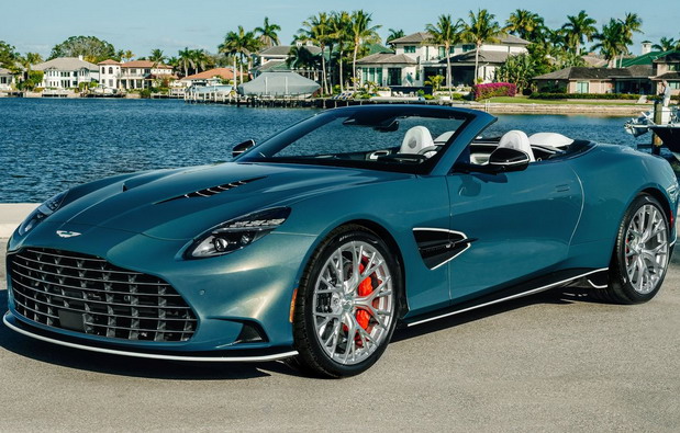 Aston Martin Vanquish Volante Wave Edition 