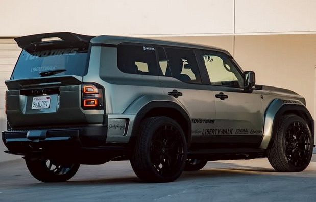 Liberty Walk Toyota Land Cruiser