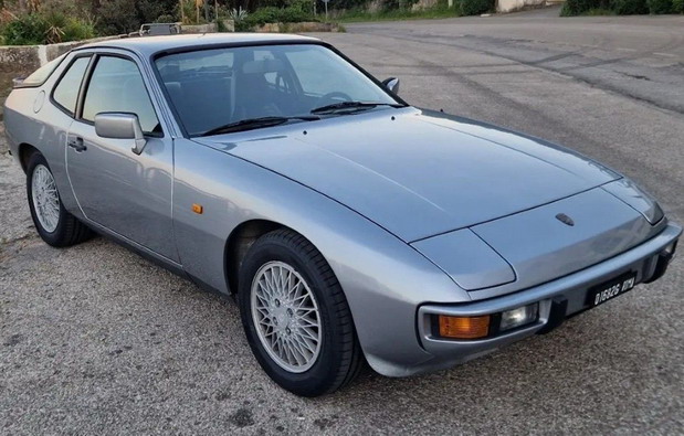 Porsche 924