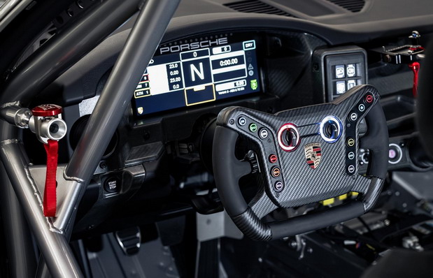 Porsche 911 GT4 R