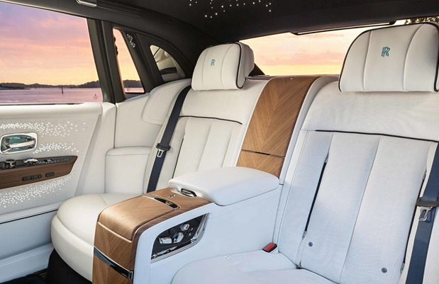 Rolls-Royce Phantom Extended Regatta Rolls-Royce Phantom Extended Regatta