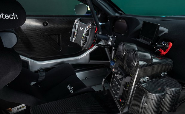 Aston Martin Vantage GT4 