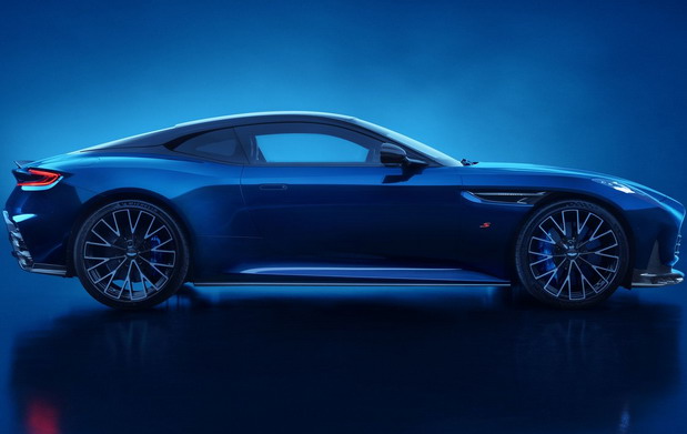Aston Martin DB12 S