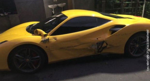 Ferrari sudar Ferrari sudar