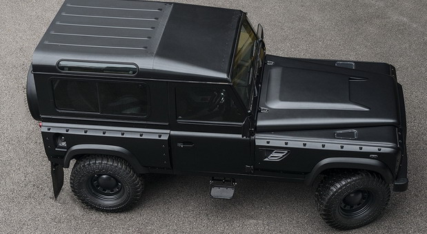 Land Rover Defender Flying Huntsman 105 Long Nose Land Rover Defender Flying Huntsman 105 Long Nose