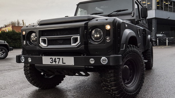 Land Rover Defender Flying Huntsman 105 Long Nose Land Rover Defender Flying Huntsman 105 Long Nose