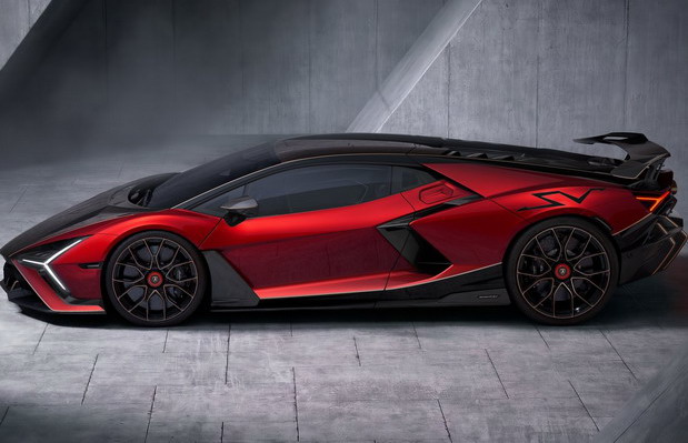 Lamborghini Revuelto SV