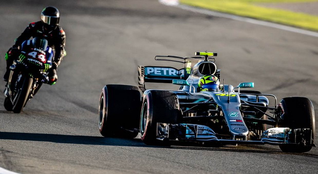 Rosi u Mercedesu, Hamilton na Jamahi Rosi u Mercedesu, Hamilton na Jamahi