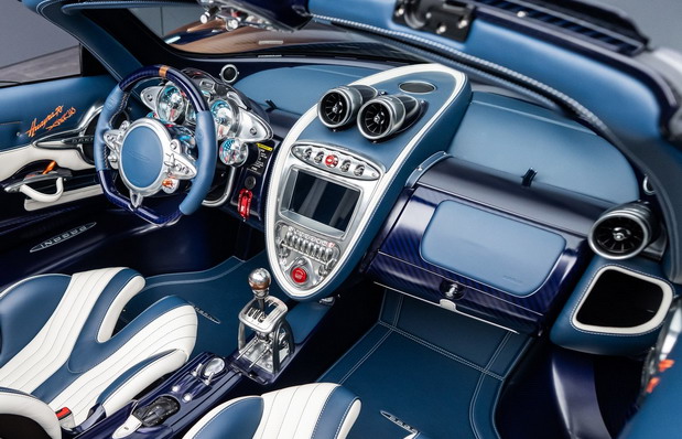 Pagani Huayra 70 Derecho