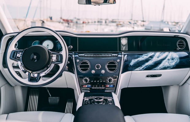 Rolls-Royce Cullinan Yachting