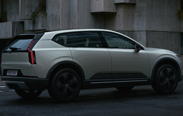 Volvo EX60 Cross Country