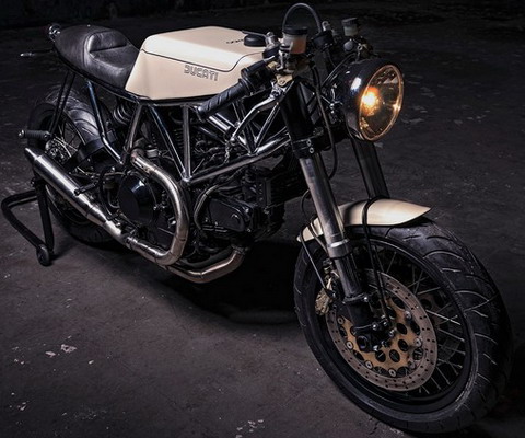 Ad Hoc Ducati 900 SS