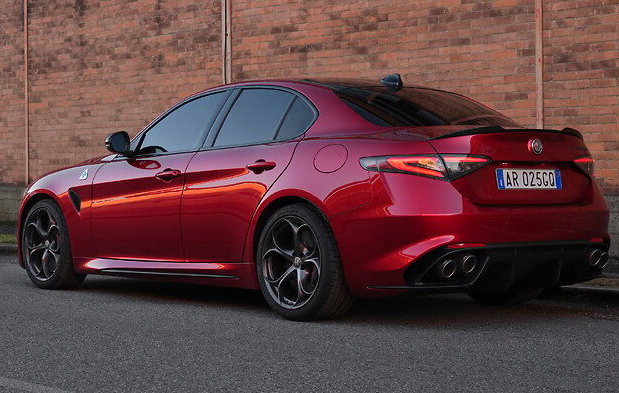 Alfa Romeo Giulia Quadrifoglio Collezione Alfa Romeo Giulia Quadrifoglio Collezione