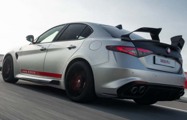 Alfa Romeo Giulia Quadrifoglio Luna Rossa