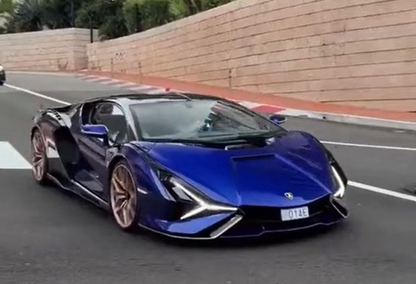 Fernando Alonso & Lamborghini Sian