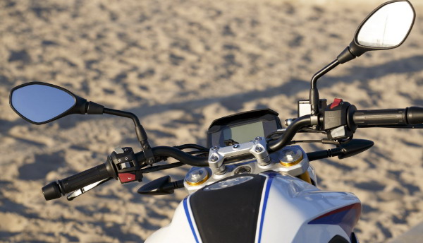 BMW G310 R