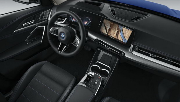 BMW iX1 L