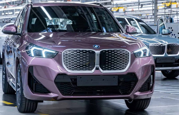 BMW iX1