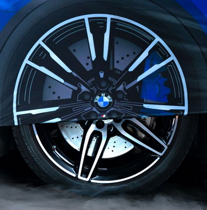 BMW poželeo Mercedesu sve najbolje za Noć veštica BMW poželeo Mercedesu sve najbolje za Noć veštica
