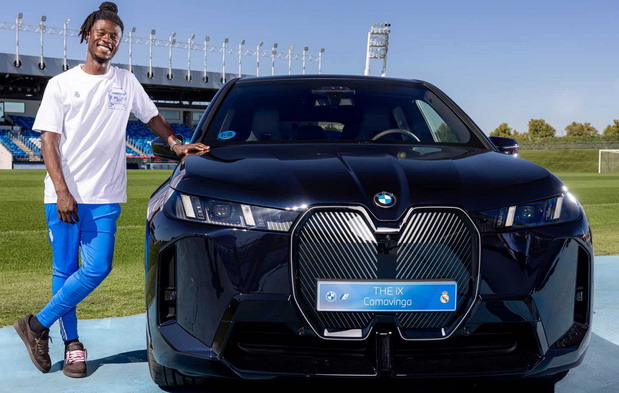 Igrači Real Madrida dobili nove BMW automobile