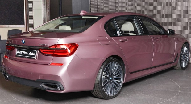 BMW M750Li xDrive Rose Quartz